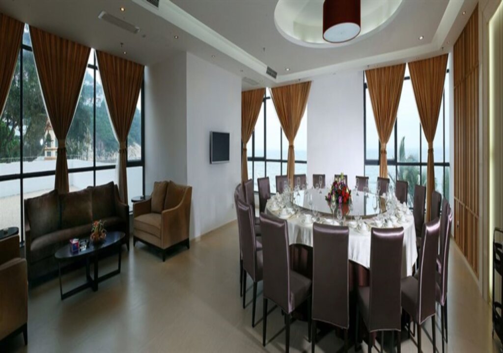 Шэньчжэнь: Shenzhen Xichong Yuerongwan Workers Resort