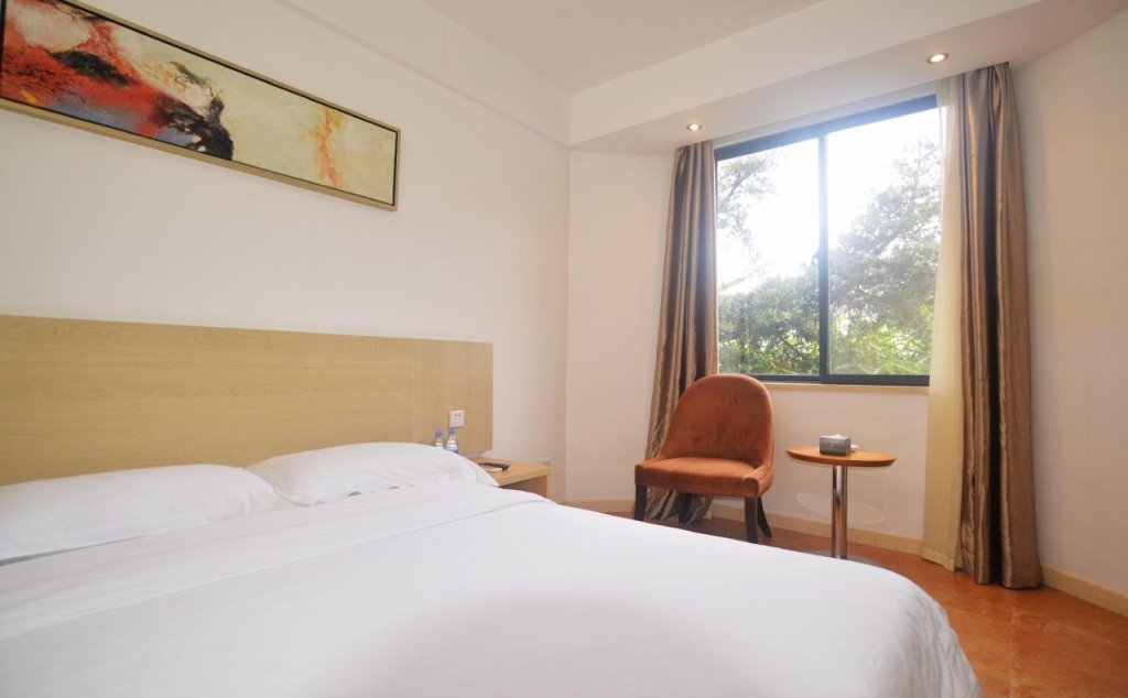 Шэньчжэнь: Shenzhen Xichong Yuerongwan Workers Resort