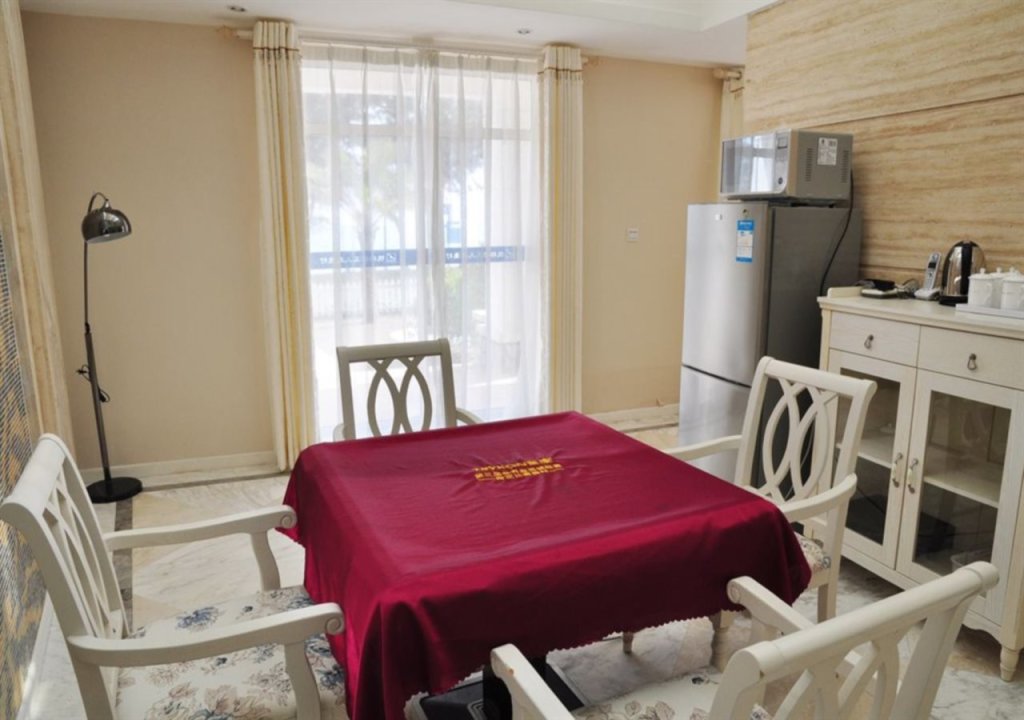 Шэньчжэнь: Shenzhen Xichong Yuerongwan Workers Resort