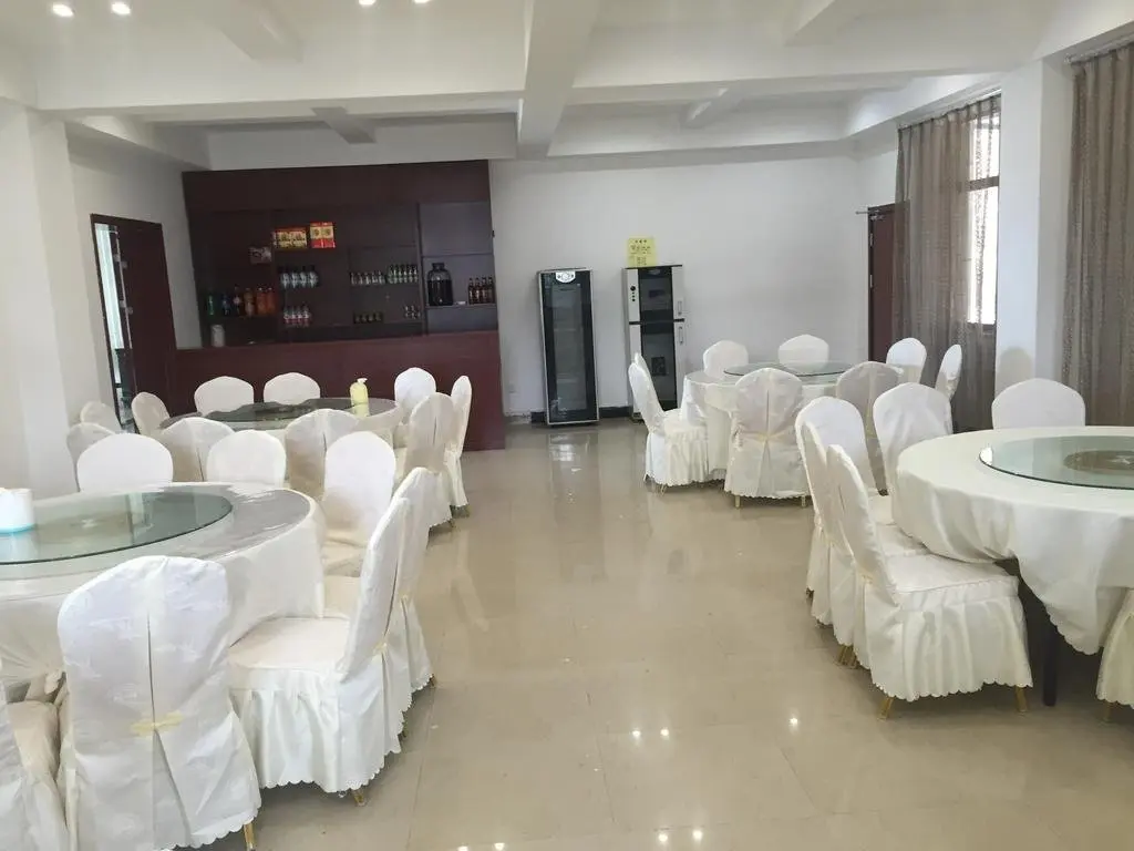 Дечен: Mingzhu Hotel