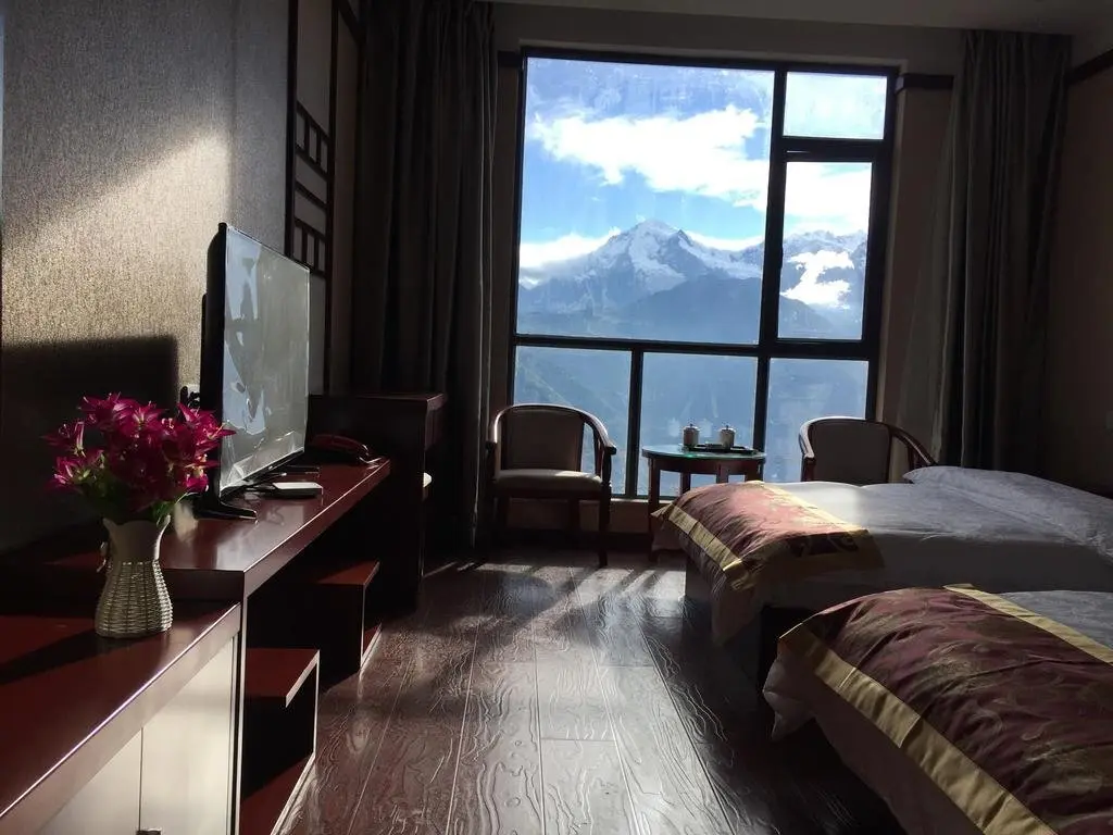 Дечен: Mingzhu Hotel