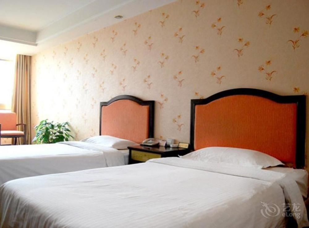 Нанкин: Nanjing Golden Great Wall Hotel