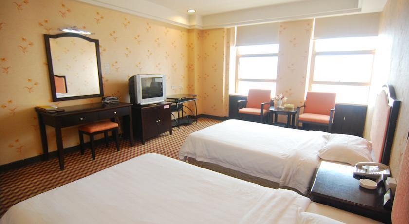 Нанкин: Nanjing Golden Great Wall Hotel