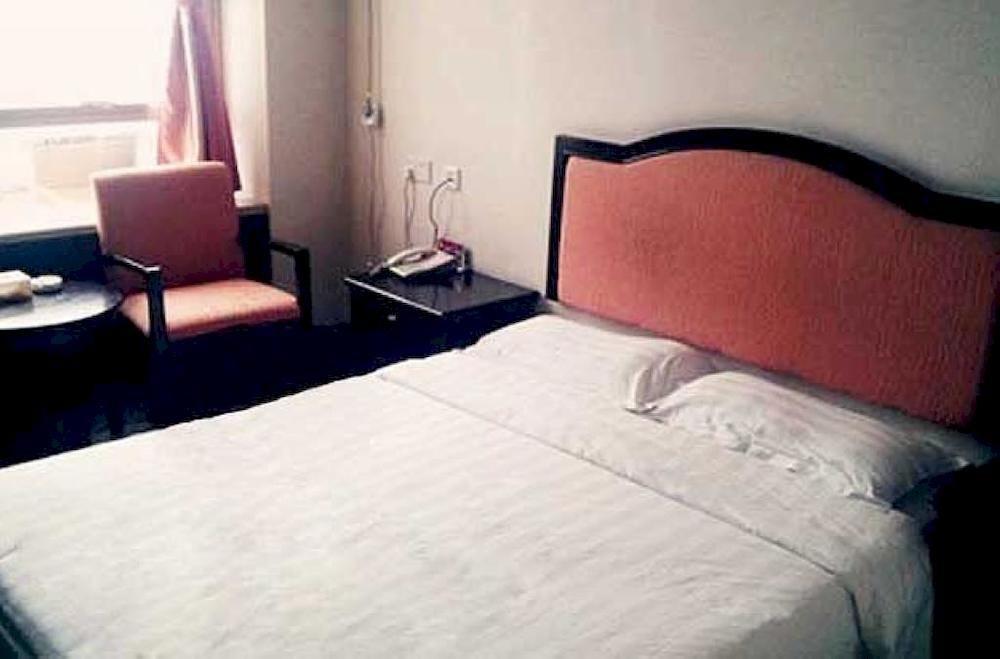 Нанкин: Nanjing Golden Great Wall Hotel