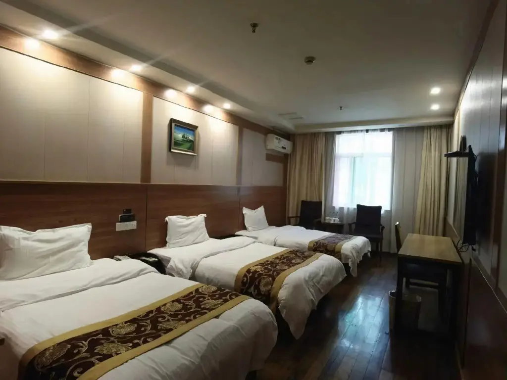 Шанхай: GreenTree Inn Shanghai Chongming Bao Town Express Hotel