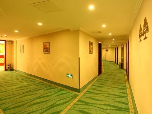 Нанкин: GreenTree Inn Nanjing Software Valley Sanjiang University Express Hotel