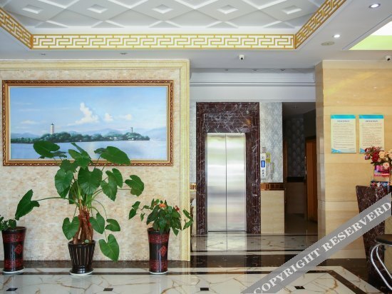 Иу: Victor Hotel