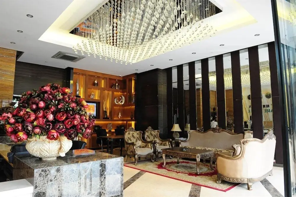 Chengdu West Care Hotel — фото 1