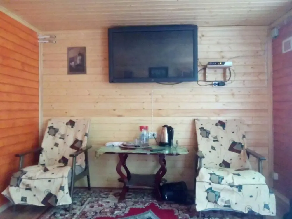 Жучки: Elena Guest House