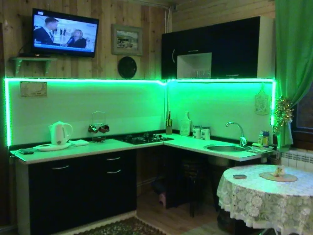 Жучки: Elena Guest House