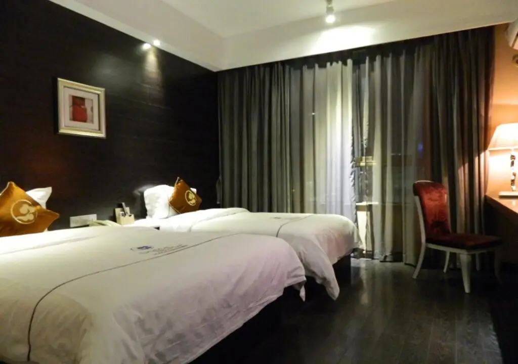 Гуанчжоу: Shuiyue Nianhua Hotel