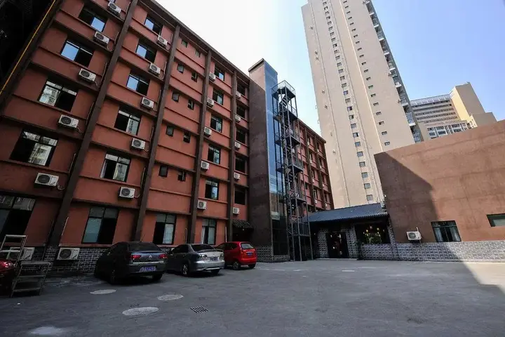 Чэнду: Yi Pin Sanguo Gul Ture Hotel