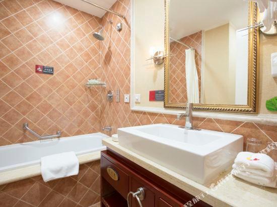 Корла: Kangcheng Jian Guo International Hotel