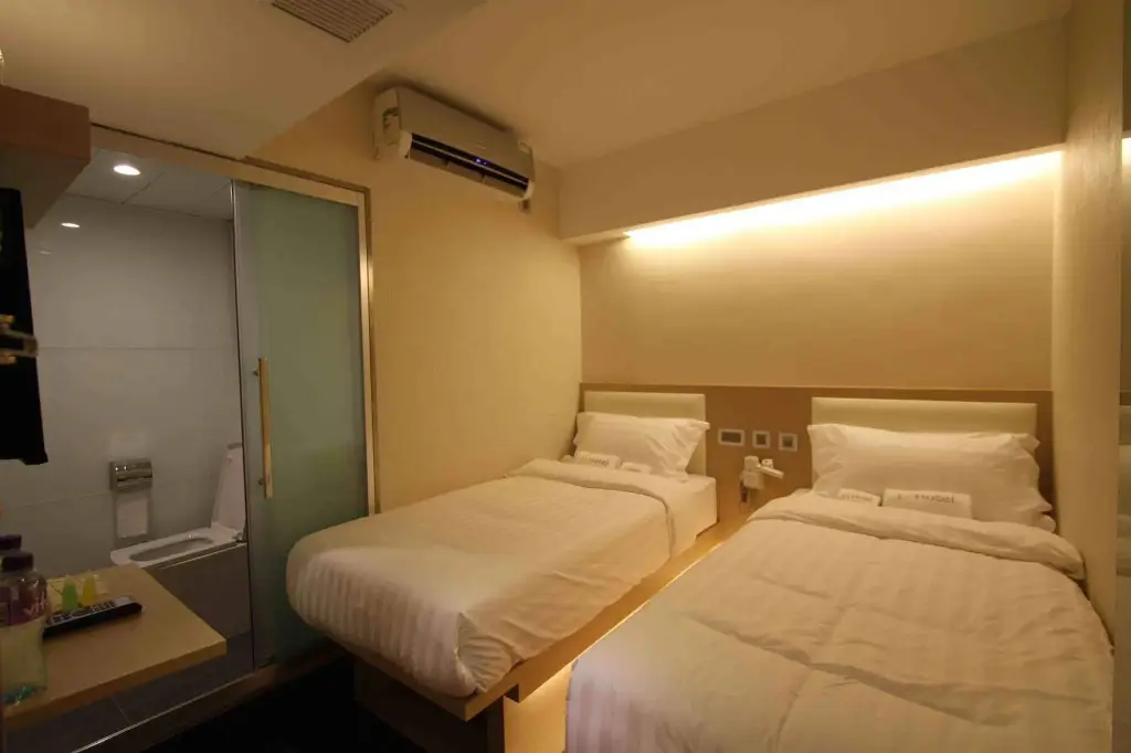 Гонконг: i-Hotel Limited