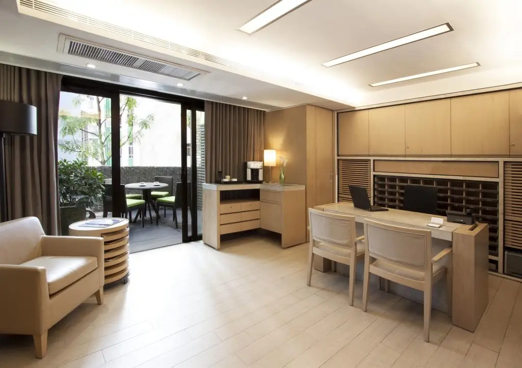Гонконг: Ying’nFlo, Hong Kong, Wan Chai by Langham Hospitality Group