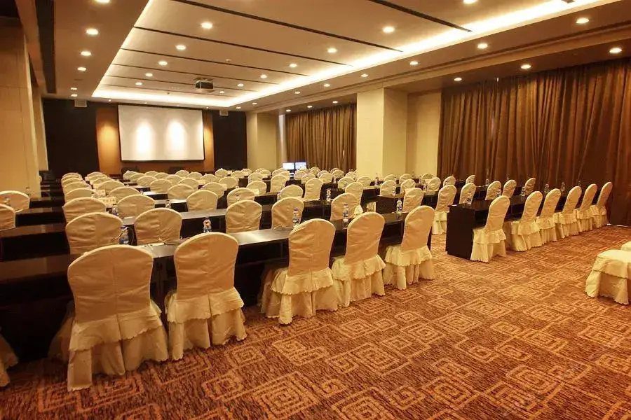Чэнду: Chengdu Xinhua Hotel