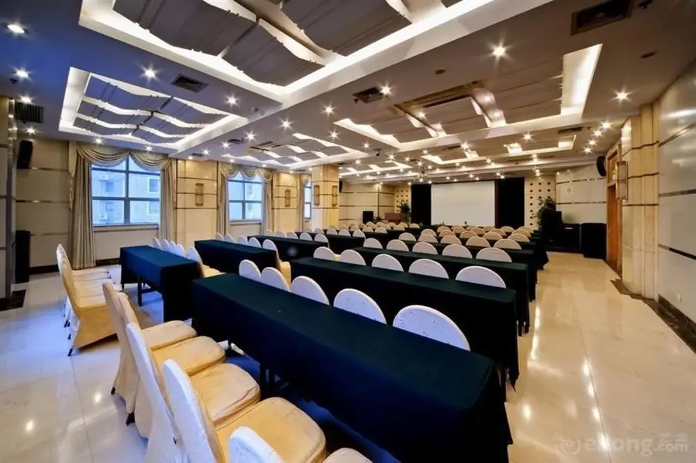 Шанхай: Yue Hotel