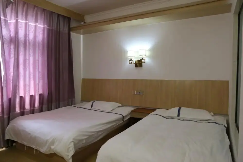 Наньпин: Wuyishan City Chun Hui Traders Hotel