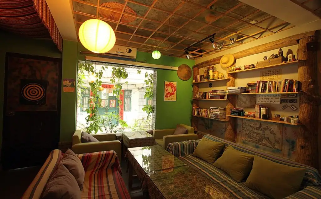 Yangshuo Travellers Land Youth Hostel — фото 1