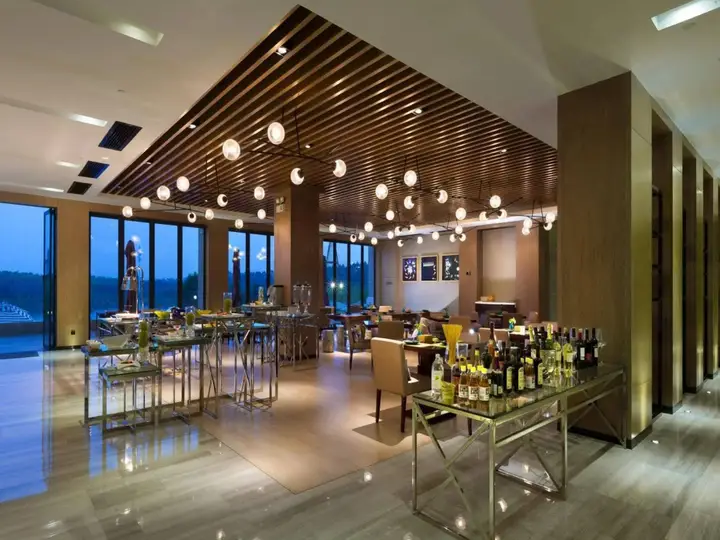 Дунгуань: Silver World Hotels Resorts
