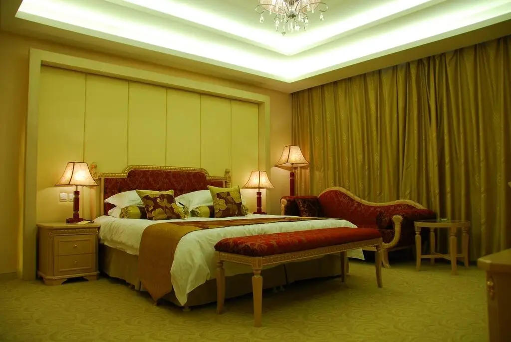 Тайчжоу: Chunlan Guo Bin Guan