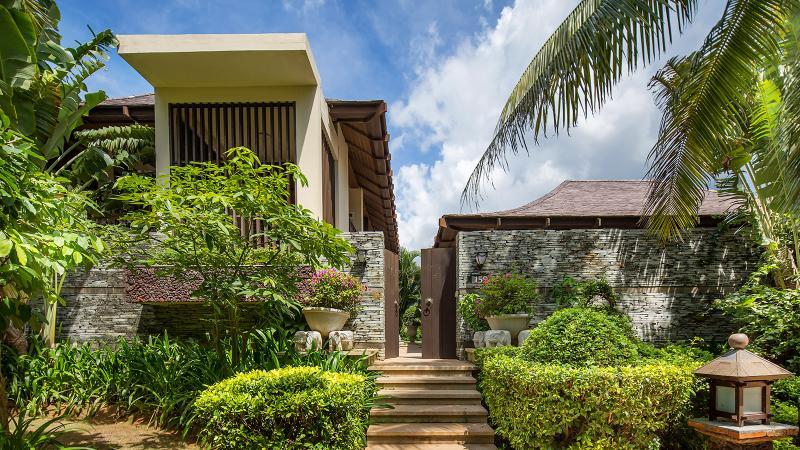 Yalong Bay Villas & SPA — фото 1