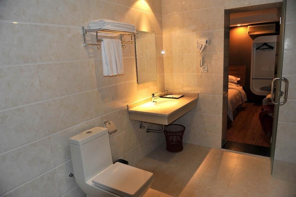 Чжанцзяцзе: In Space Hotel
