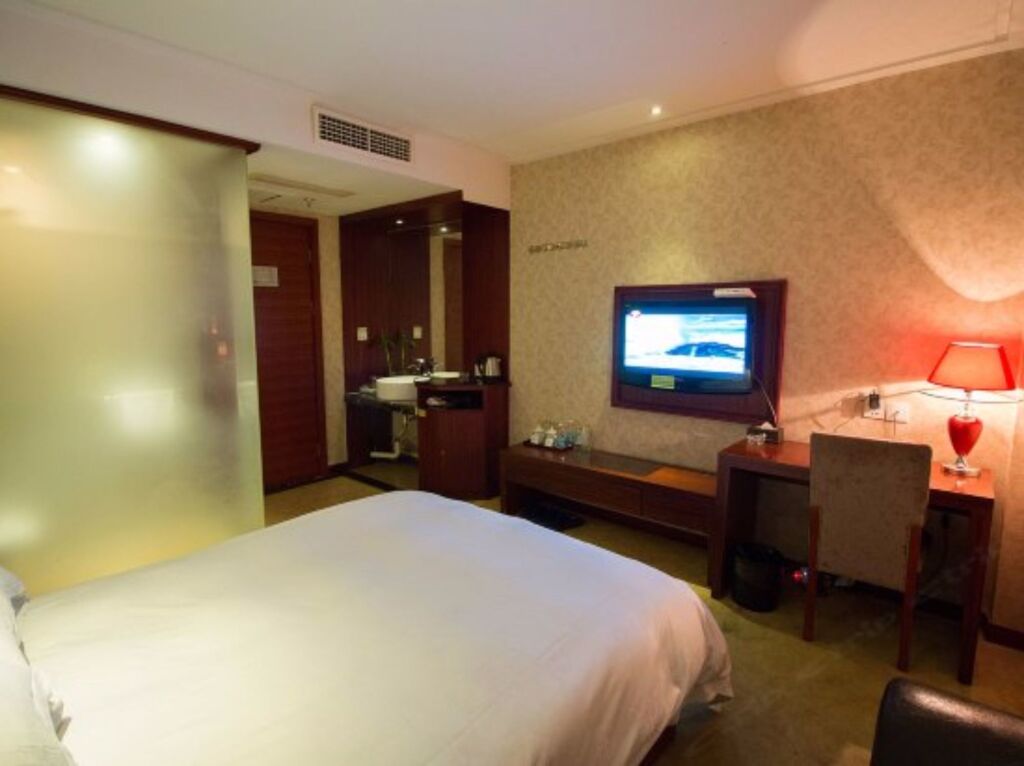 Иу: Lingshang Hotel