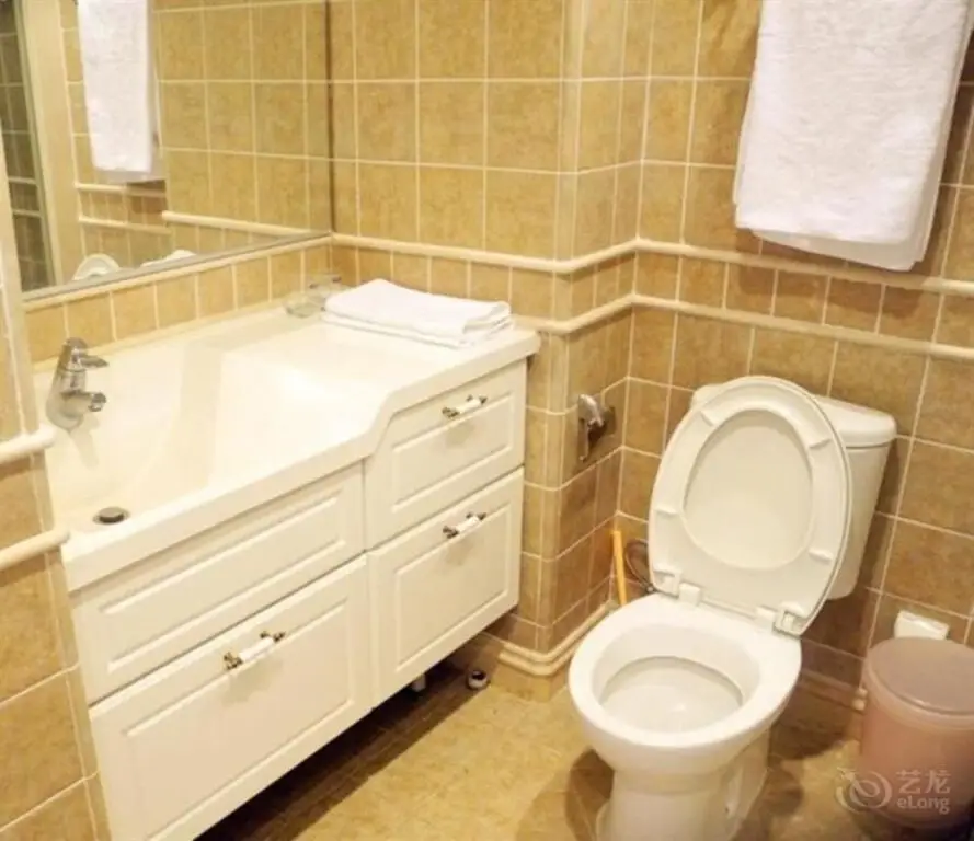 Далянь: Pennisula Apartment