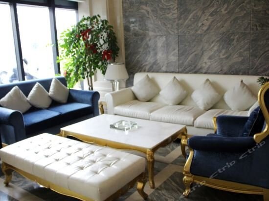 Цзясинь: Tongxiang Guomao Hotel