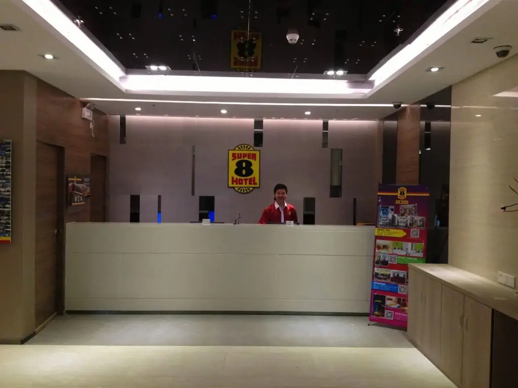 Гуанчжоу: Super 8 Hotel Guangdong University of Foreign Studies