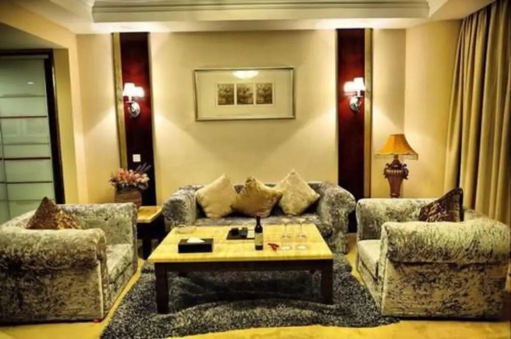 Vienna International Hotel Shandong Yantai FTA Jinshatan Xingyi Square — фото 1