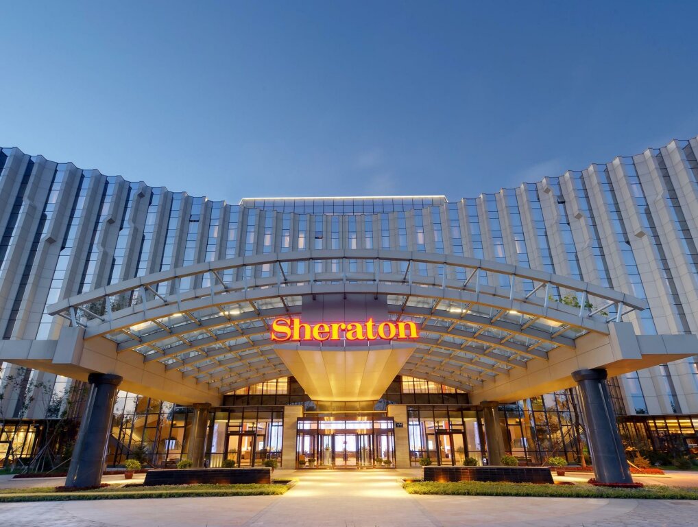 Чанчунь: Sheraton Changchun Jingyuetan Hotel