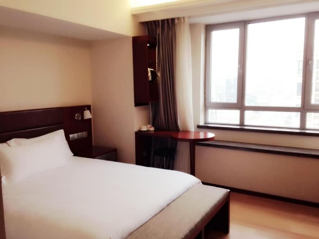 Шанхай: Shanghai Pujue Hotel (former Shanghai Yinglun Weiting Hotel)