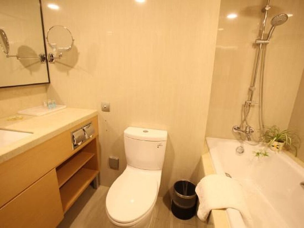 Шанхай: Shanghai Pujue Hotel (former Shanghai Yinglun Weiting Hotel)