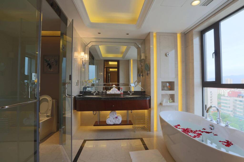 Тайчжоу: S & N International Hotel Linhai
