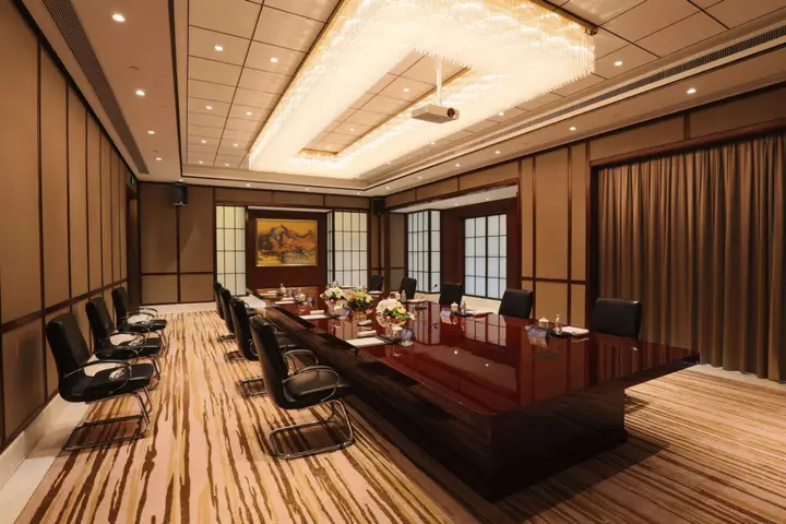 Тайчжоу: S & N International Hotel Linhai