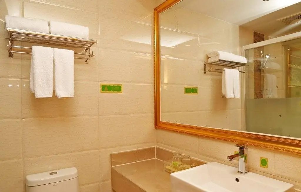 Шэньчжэнь: Vienna Hotel Banxuegang Road