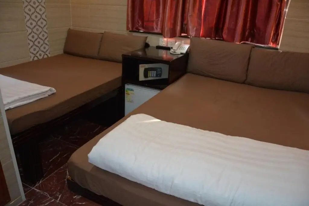 Гонконг: Everest Base Camp Hostel