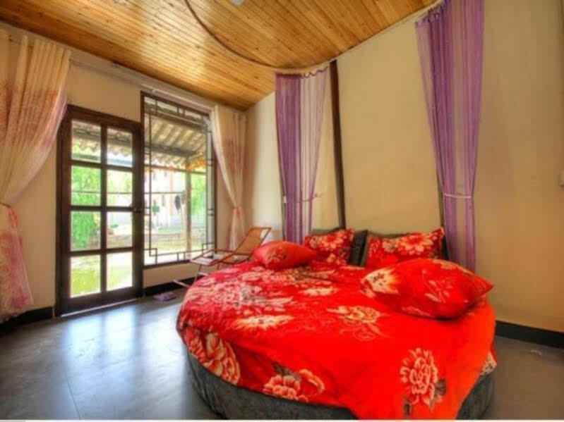 Цзясинь: Xitang Bay Inn