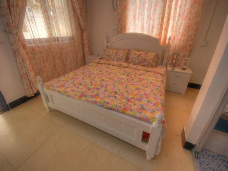 Цзясинь: Xitang Bay Inn