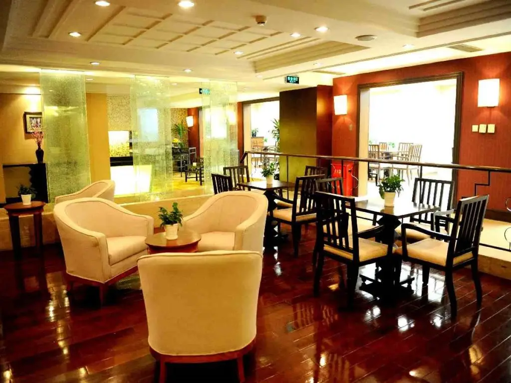 Шицзячжуан: Yun-Zen Jinling World Trade Plaza Hotel