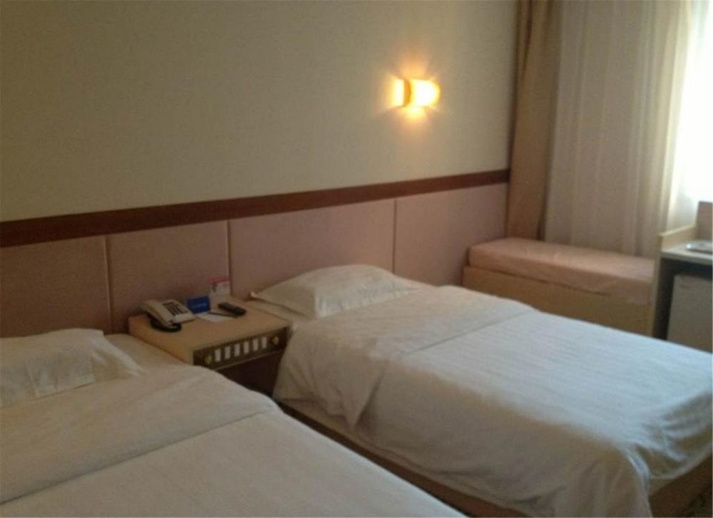 Далянь: Intercity Hotel