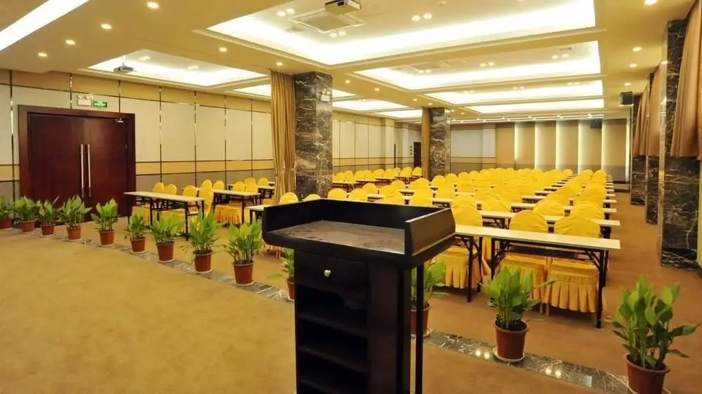 Гуйлинь: Jinshuiwan International Hotel Guilin High Speed Railway North Station Branch