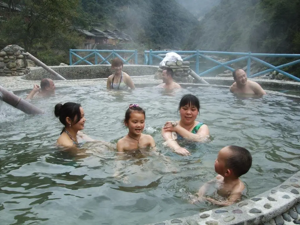 Longsheng: Longsheng DTW Hot Spring Folk Culture Resort