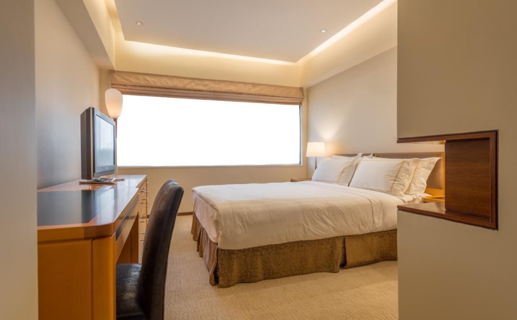 Шанхай: Shanghai Centre Serviced Apartment