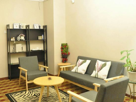 Чэнду: Rui Sheng Apartment