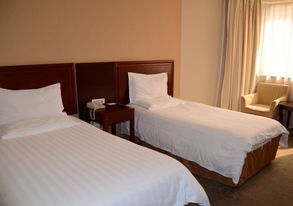 Шанхай: GreenTree Inn ShangHai Middle YanAn Road Express Hotel