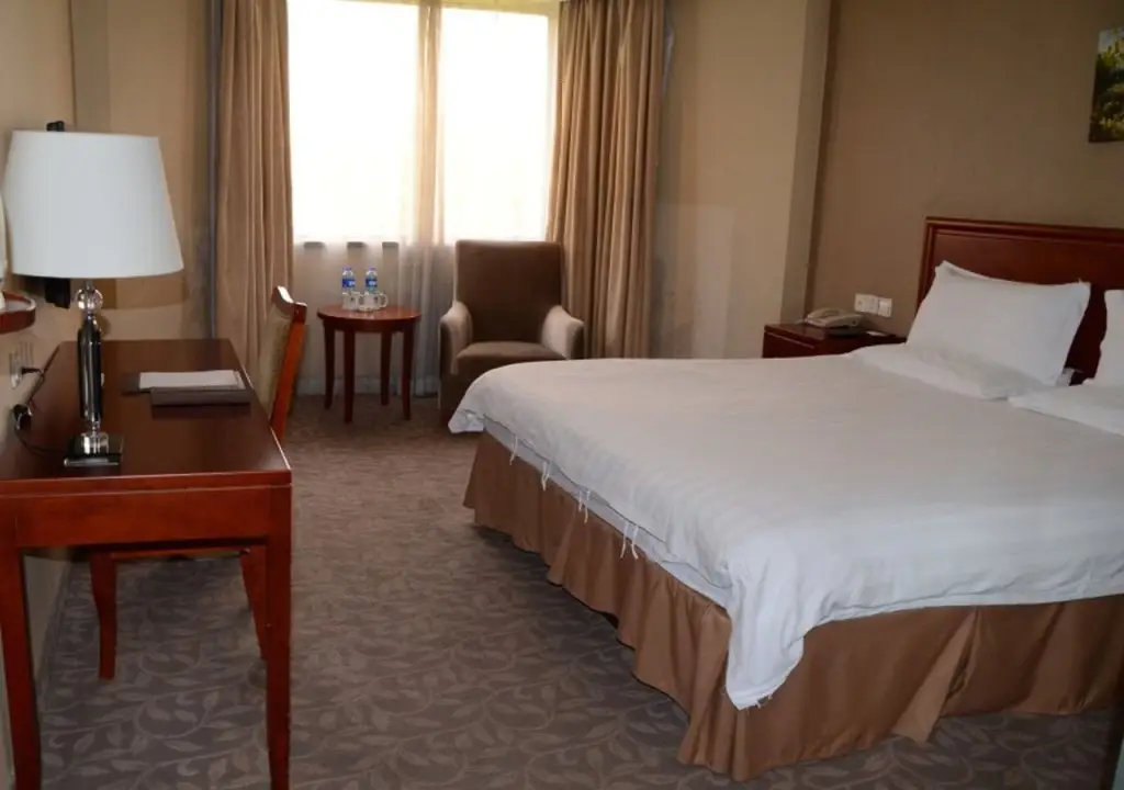 Шанхай: GreenTree Inn ShangHai Middle YanAn Road Express Hotel