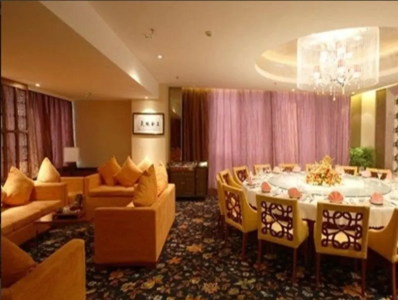 Тяньцзинь: UC by Hyatt  West Railway St Hotel